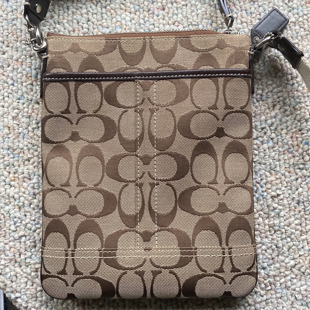 Genuine Coach Signature crossbody bag early 2000’s